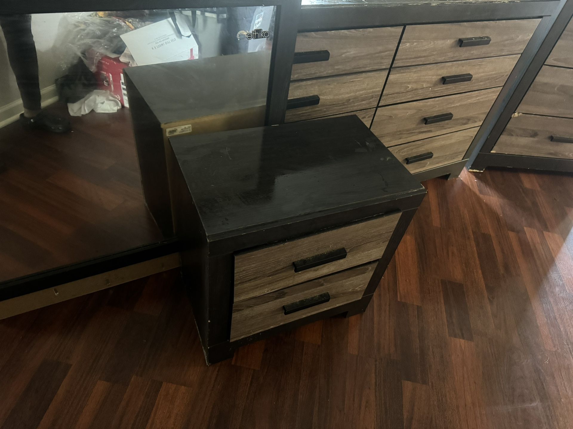 Night Stand Talk And Long Dresser Set