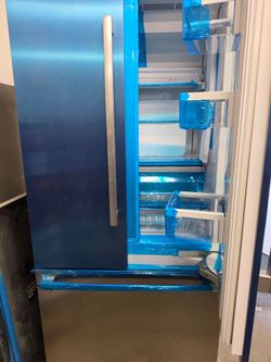 Bosch Benchmark 36” Built-In Refrigerator – Stainless Steel
💎 Luxury Appliance – New/Open Box
High-end Bosch Benchmark series
36” built-in, sleek sta