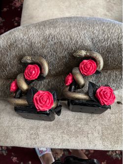 Bath and bodywork’s soap holders