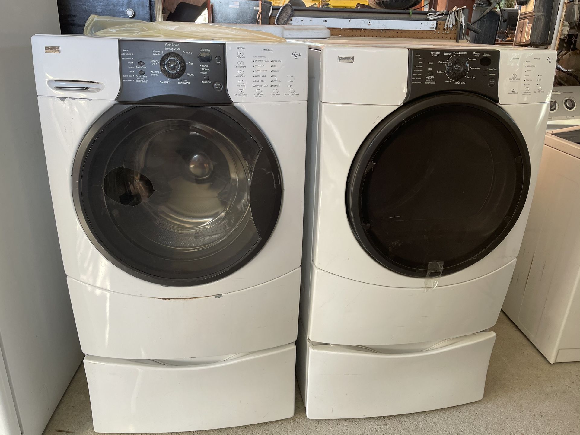 KENMORE ELETE WASHER AND GAS DRYER SET