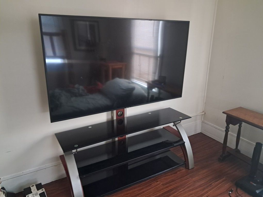 65" Samsung TV and Stand/Mount