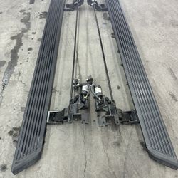 2022-2024 Toyota Tundra Powered Running Boards