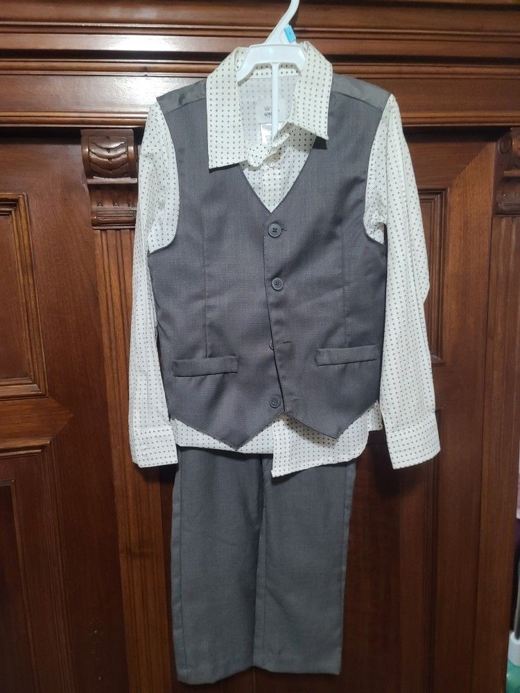Size 5 Dress Clothes And Robe