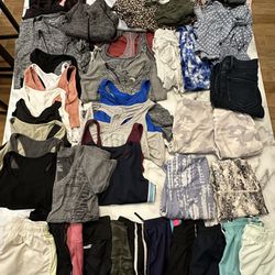 58 Piece - Women’s Size Small Clothing Lot - shirts, tanks, long sleeved shirts, short sleeved shirts, leggings, sweatshirts, dresses