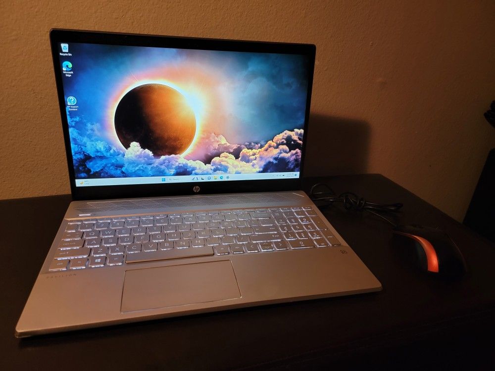 HP Pavilion 15.6" Laptop/w free mouse pad ( 2020 ) ,😲 Quad Core i7 10th Gen 12GB ram 500GB M.2 SSD