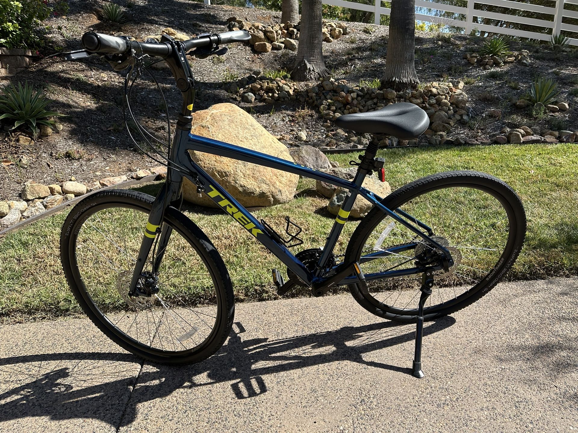 Trek Verve3 21 Speed Road Bike New Cond.