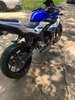 Blue title  zuzuki GXR 250 cc blue and white