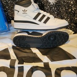 Size 11.5- Mens ADIDAS Forum Hi Black/White