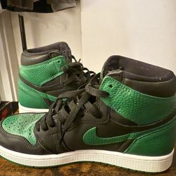 Jordan 1 Pine Green Size 9