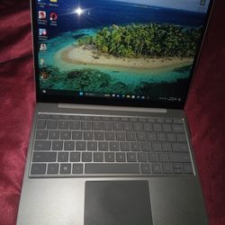 Microsoft Surface Laptop Go 2