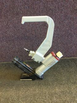 AIR FLOORING NAILER / STAPLER HARDWOOD FLOOR PNEUMATIC NAIL / STAPLE GUN