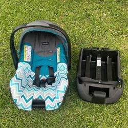 Evenflo Nurture Infant Car Seat 5-22 lbs w/base manufactured in 2020