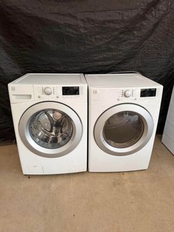 Kenmore washer and dryer laundry set