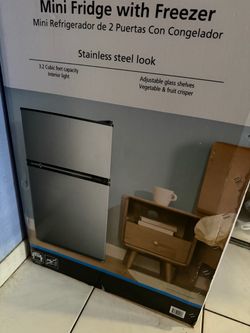 Mini refrigerator