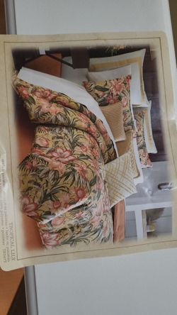 King Size Tommy Bahama comforter bedspread with bedshirt