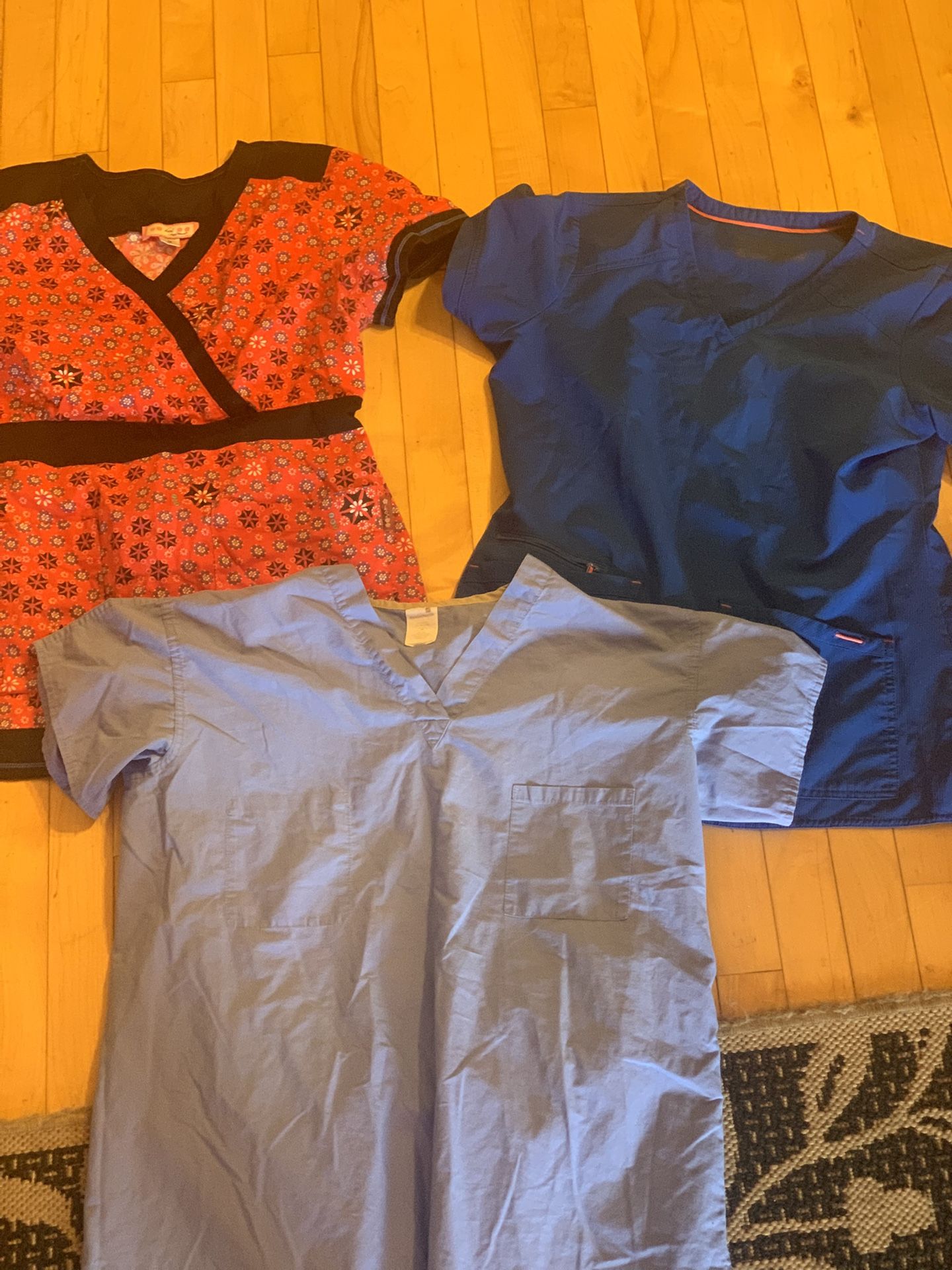 Scrubs Medium Lot $40