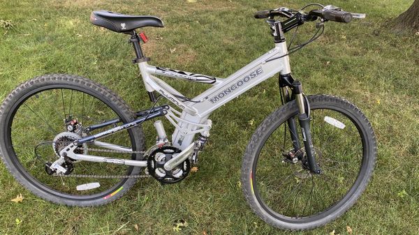 Mongoose Blackcomb mountain bike Full suspension for Sale in Sacramento, CA - OfferUp