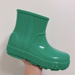 UGG WATERPROOF BOOTS