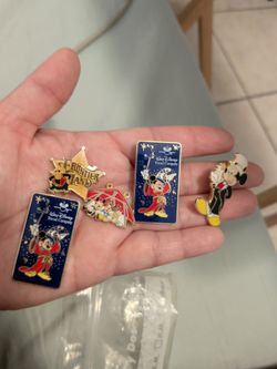 Disney pin collectables