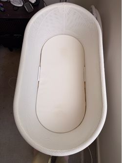 Baby Snoo Smart Bassinet – $700
