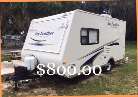 [Jayco jay feather]Unloaded Vehicle Weight (lbs.): 2,935 .............