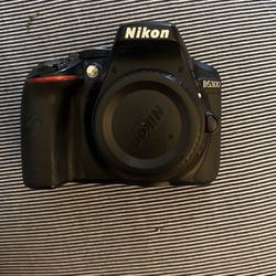 Nikon D5300 With Kit Lens And 2 Batteries