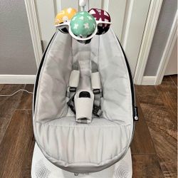 MamaRoo 4 Moms Baby Swing 