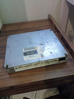 Toyota Engine Control Unit ECU 89(contact info removed)0
