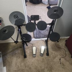 1 Electric Drumset And 1 5 Peice Drum Set