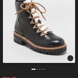  Women’s Hiking Boots 