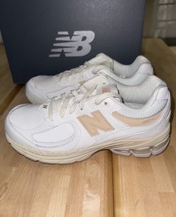 New Balance 2002r Beige Moonbeam