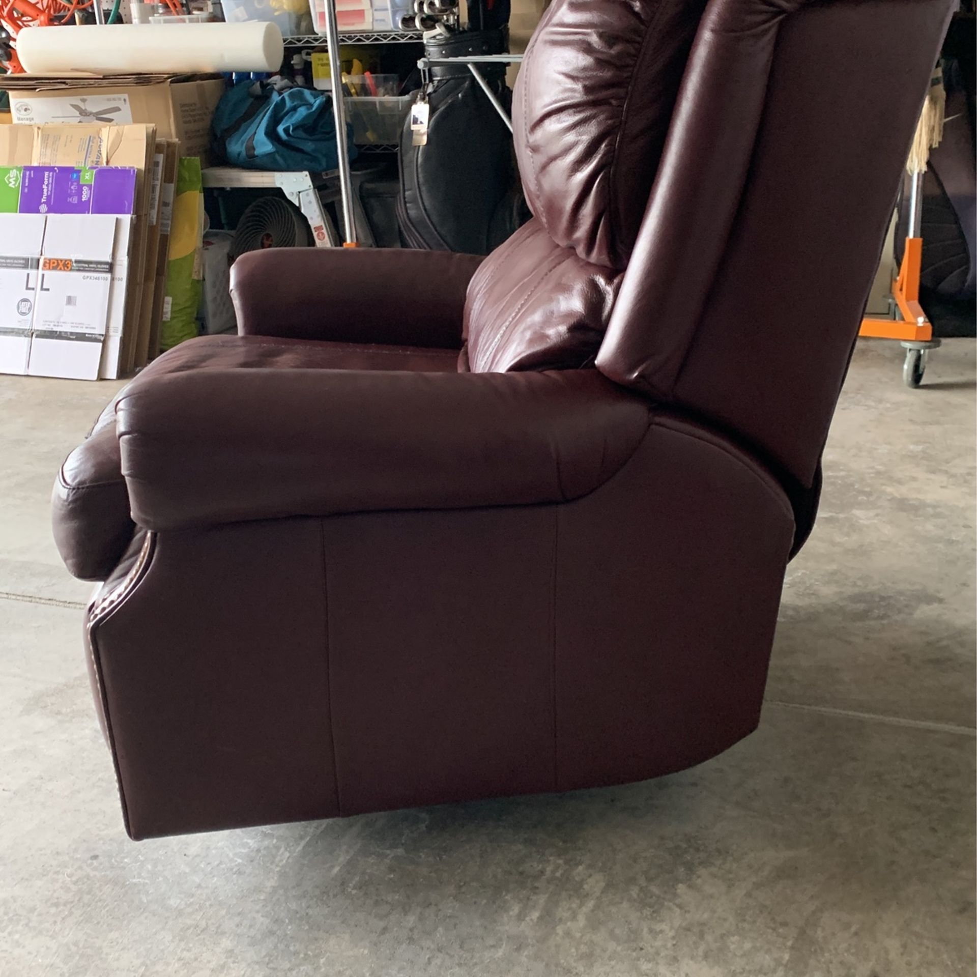 Flexsteel Wallhugger Recliner for Sale in Normandy Park, WA OfferUp