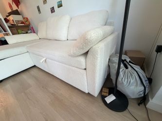 Couch (white)