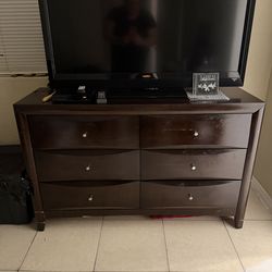 Dresser set PICK UP ONLY