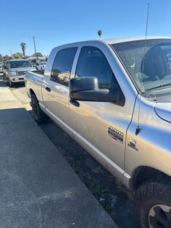 Dodge Ram 2500 Heavy Duty Pickup Truck