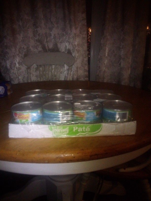 friskies white tuna dinner cat food .