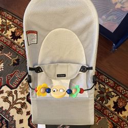 BabyBjörn Bouncer Balance Soft + wooden toy bar