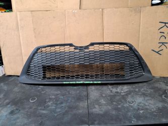 2020-2021-2022 TOYOTA COROLLA LE GRILL OEM USED #12196