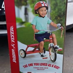 NEW Classic tricycle Radio Flyer
