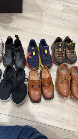Boys shoes