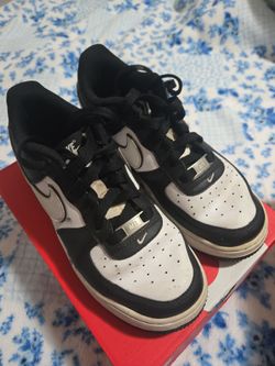 Nike Air Force 1 Low in the "Panda"