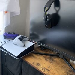 PS5 with Wireless Gaming headset and curved monitor 