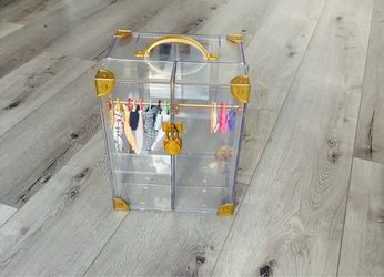 Rainbow High Deluxe Fashion Closet Trunk Playset–Portable