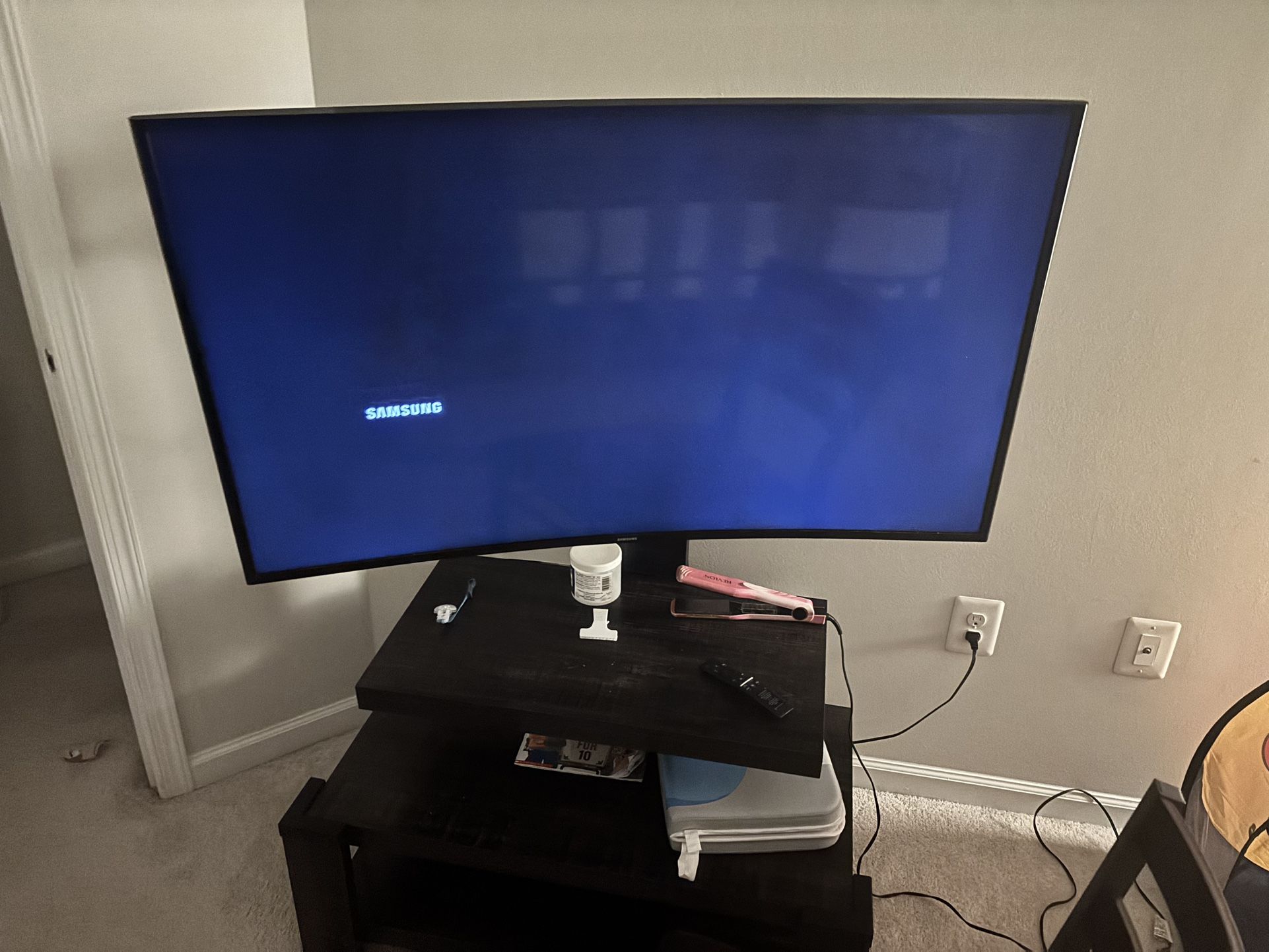 Samsung 55 Inch Curve Tv For Sale $300 With Tv Stand $400