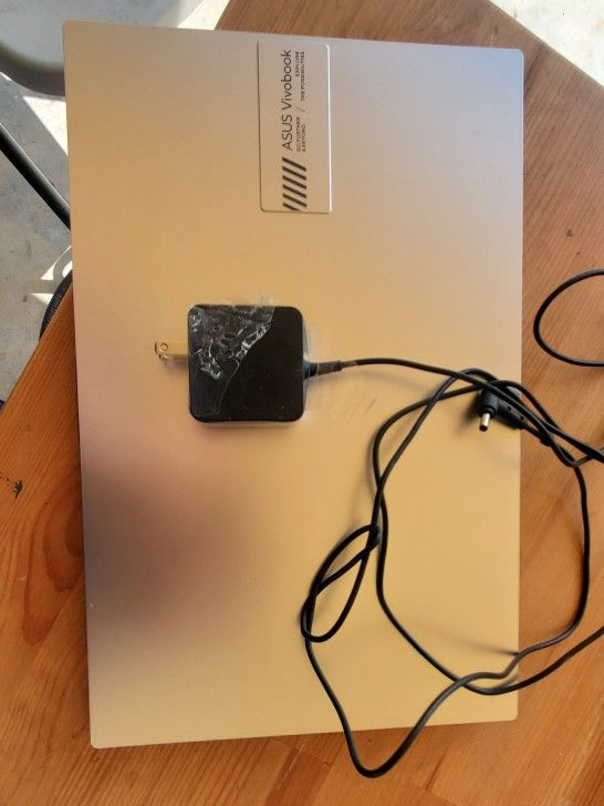 Laptop With Charger And Bag