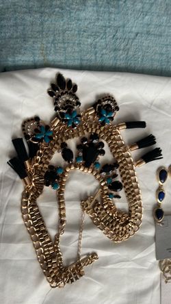 $40- 6 pieces  NEW JEWELRY BUNDLE