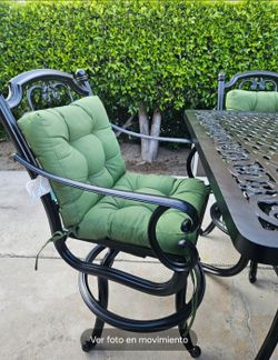 Good Quality high dining set with 4 Barstools chairs /outdoor Furniture/Cash Only