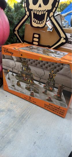 Disney Halloween Set 12-Piece Village Collection