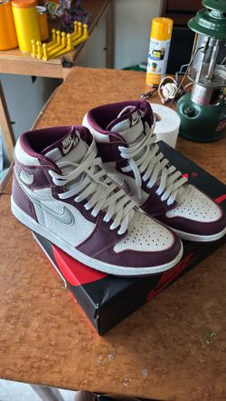 Air Jordan 1 Retro High OG “ Bordeaux “