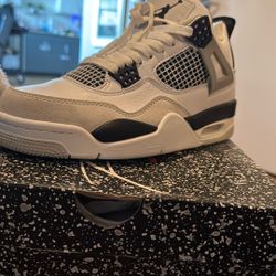 Air Jordan Retro 4